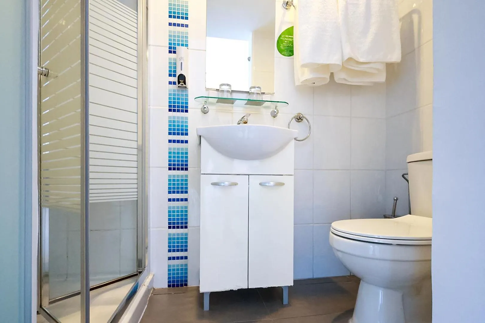 לרנקה Mikes Kanarium City Hotel